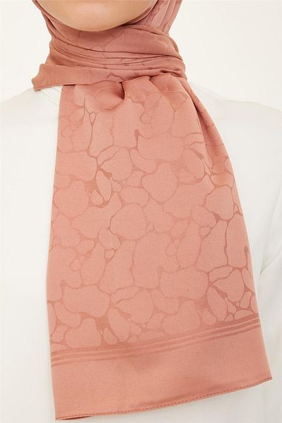 Armine Sapphire Trend Shawl 1 - 241852   Model