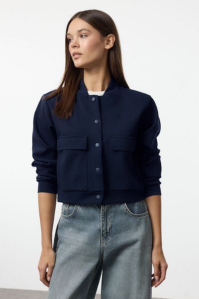 Trendyol Collection Állványgalléros sötétkék Crop dzseki - párnázott és gombos TWOAW24CE00082