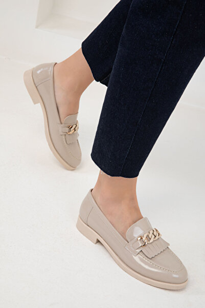 SOHO Běžné dámské boty z lakované béžové kůže - 20086