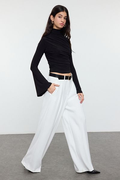 Trendyol Collection Μαύρη πλεκτή μπλούζα με ελαστικό ισπανικό μανίκι - TWOAW25BZ00318