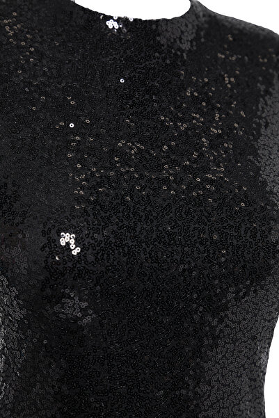 Trendyol Collection Detail černé zadní části Flitrové pletené dlouhé elegantní večerní šaty TPRSS25AE00003