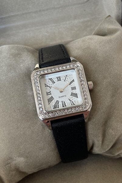 Leerybee Stylish Women's Wrist Watch with Leather Stones Nl-282