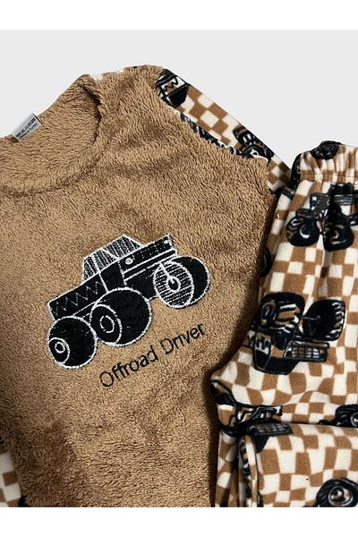 Fil Kids Комплект пижама от полар за момче с кафява кола, джип и офроуд шарки