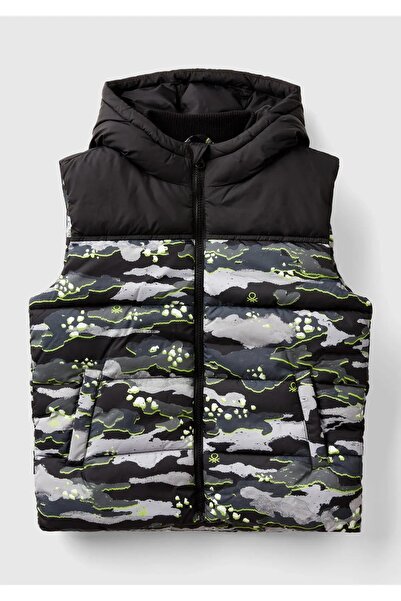 United Colors of Benetton Erkek Çocuk Kamuflaj Desenli Kapüşonlu Pufa Yelek