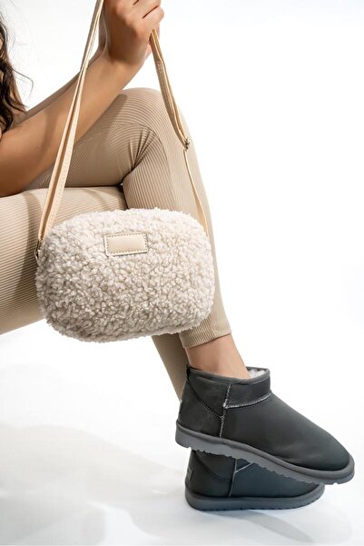 Shupe Kadın Beyaz Peluş Kürklü Mini Urban Çapraz Omuz Çanta