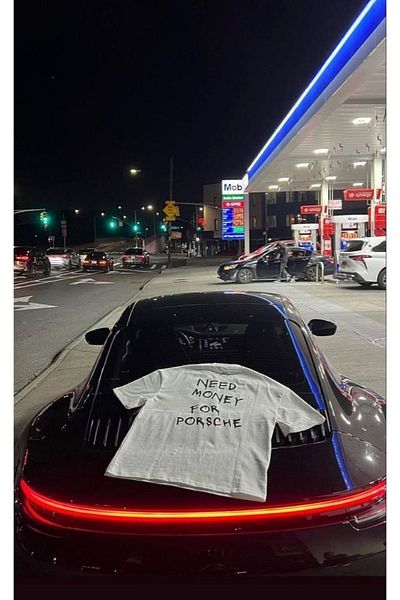 New Shine Χρειάζεστε χρήματα για Porsche Printed Unisex Oversize T-Shirt