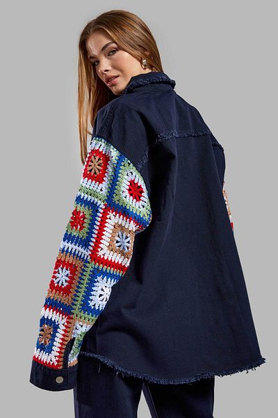 its basic Dámská tmavě modrá bunda s etnickým vzorem oversize designu