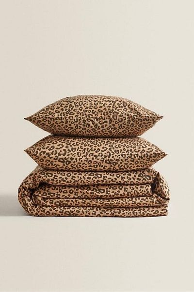 She&Co Set cuvertură de pilota dublă elastică - nou Leopard (CU 4 HUSE DE PERNE)