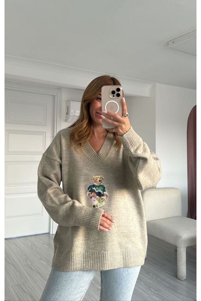 MODAVERA Women's Long Sleeve V Neck Legend Soft Fabric Teddy Bear Printed Sweater