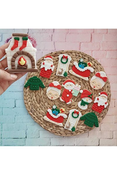 Tatlı Armağanlar 2025 Yılı Yeni Yıl Temalı Yılbaşına Özel Karışık Model Butik Kurabiye - 20 Adet