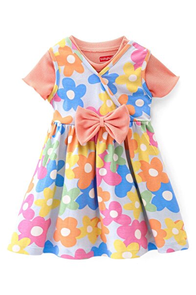 Babyhug فستان دانجري بطبعة زهور مع تطريز فيونكة وقميص داخلي محبوك بأكمام نصفي...