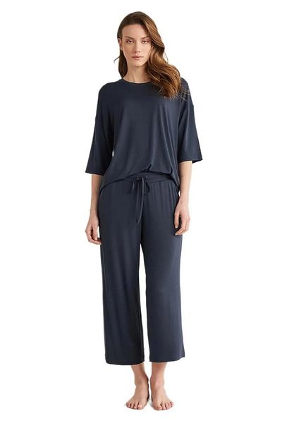Penyemood COSTUM DE PIJAMA FEMEI CU MÂNECĂ CAPRY din țesătură moale
