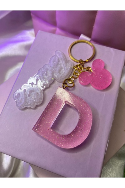 TATLIŞ El yapımı epoksi harf anahtarlık, Barbie model mickey mouse  pembe tonlarında çanta süsü