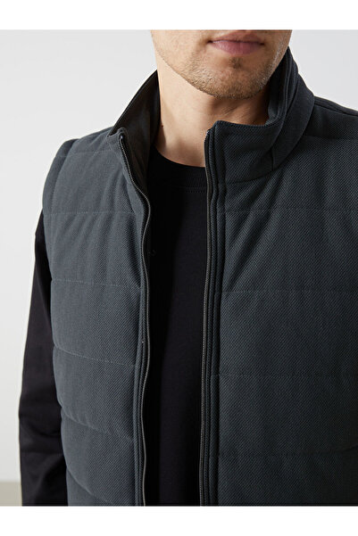 LC Waikiki Slim Fit Dik Yaka Erkek Şişme Yelek