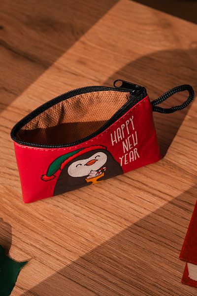 Love Bundles Penguin Patterned Mini Christmas Wallet |   Gift |   New Year's |   New Year |   Budget