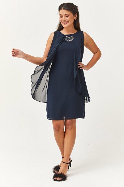 Ebsumu Kadın Büyük Beden Yaka Aksesuarlı Kolsuz Lacivert Abiye & Davet Elbisesi