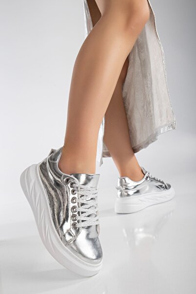 Hayalimdeki Ayakkabı Nerina Silver Skin Thick Sole Shiny Detailed Sneakers.