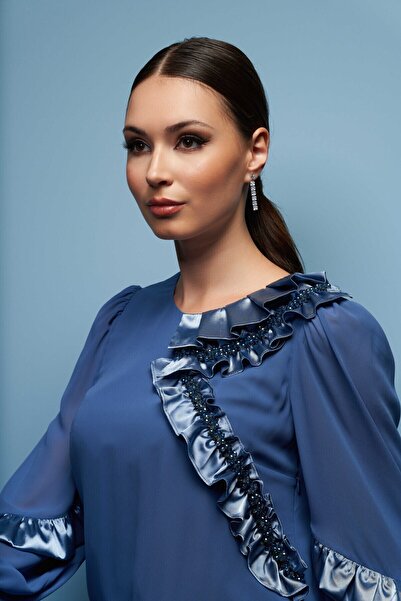 İnce Yaka İşleme ve Fırfır detaylı Uzun Abiye Büyük Beden Elbise