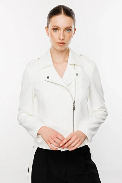 Ekol Kolu Çizgi Dikiş Detaylı Kısa Mont