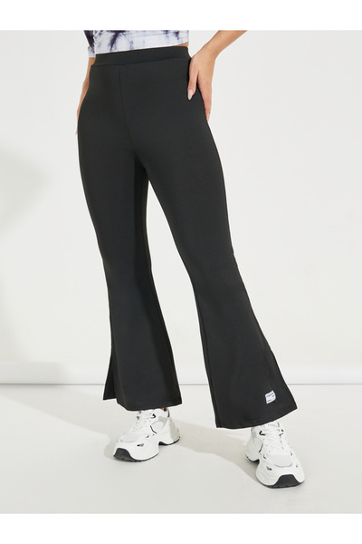 Styli Tie Dye Print T-Shirt & Flared Pants Co-Ords