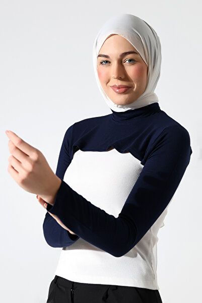 ihvan online Μανίκια με λαιμόκοψη με λαιμόκοψη σε μπλε ναυτικό