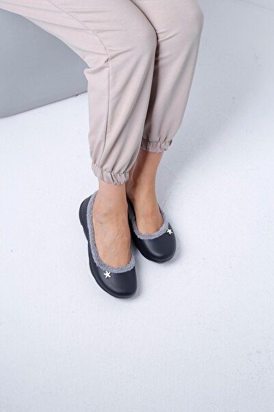 Beyond Black Star Detailed Furry Faylon Women's Home Flats - 2cm Byndfaymj01