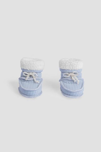 Little Gusto Wellsoft Quilted Blue Baby Booties