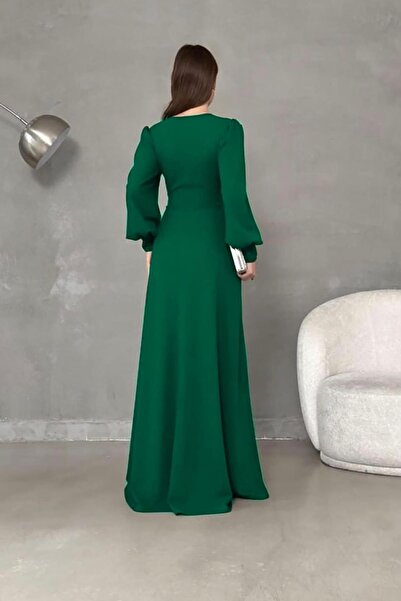 Deafox Zümrüt Yeşili Krep Kumaş Önü Düğüm Detay Maxi Boy Uzun Kollu Çift Yırtmaçlı Elbise