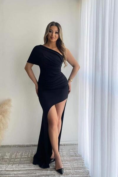 Deafox Černé potápěčské šaty na jedno rameno – speciální design s rozparky