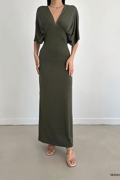 Deafox Khakifarbenes Kleid aus Sandstoff mit langen Schlitzen und Fledermausärmeln