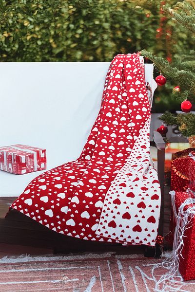 DALİSA Heart Shoulder Shawl, New Year's Valentine's Day Gift, Double Sided Sofa Shawl