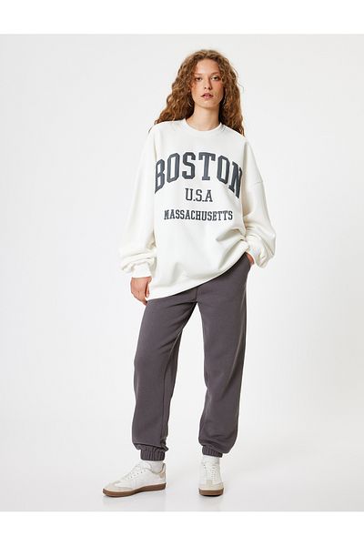 Koton Ανυψωμένο Jogger Sweatpants με κορδόνια στη μέση και τσέπες Standard Άνετη εφαρμογή στη μέση