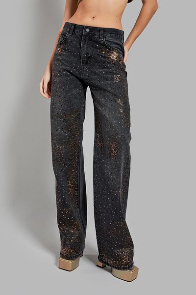 its basic Women's Denim with Smoked Color Leopard Print Shiny Stones - Loose Fit T2W41