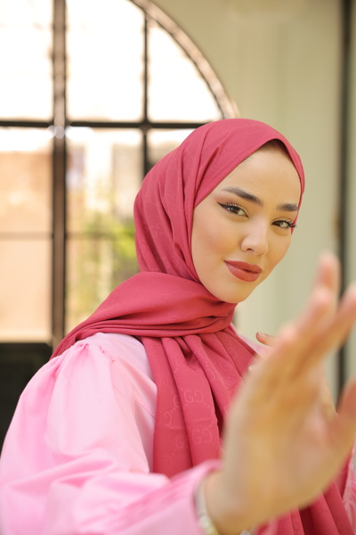 QASSA SHAL G Patterned Shawl - Crocus Model