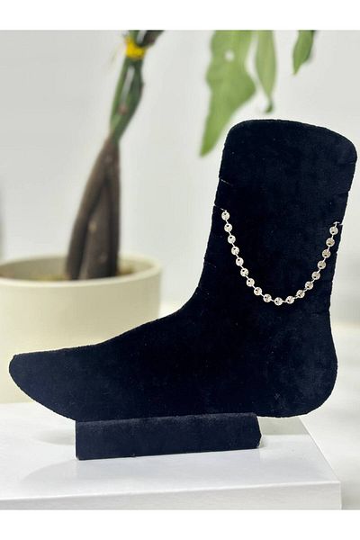 Bijutek Silver Color Row Sequins Stainless Steel Anklet
