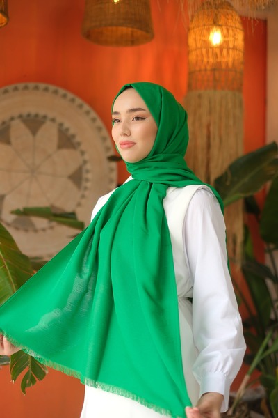 QASSA SHAL شال بنمط بينيتون جي