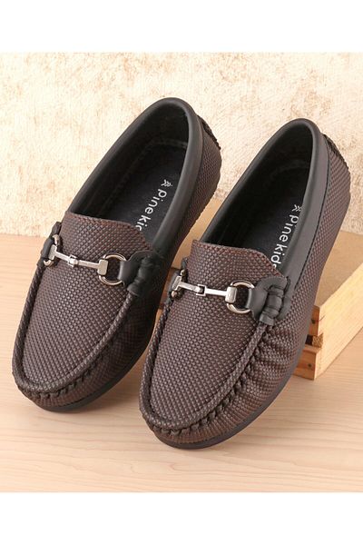Pine kids حذاء رسمي سهل الارتداء - بني