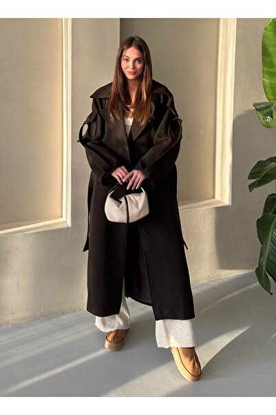 Laluvia Hnědý kabát s kapsami na rukávech-50001