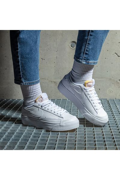 Nike sock shoes womens 2025