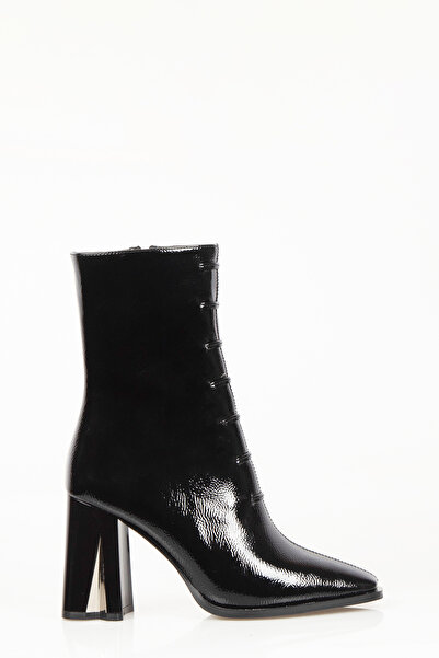 Nemesis Shoes أحذية نسائية بكعب أسود