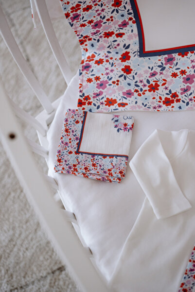 Atelier Babbi 100% Cotton 5-Piece Newborn Set - Little Flowers / Red