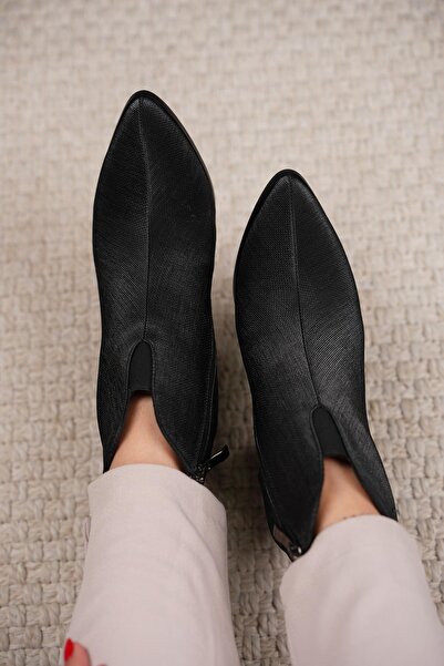 Guja JENİFER GUJA İTHAL TOPUK TAŞ DETAYLI ÖZEL SERİ KADIN BOT SİYAH