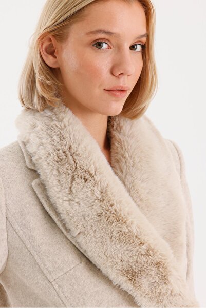 Zühre Fur Collar Pocket Detailed Stamped Beige Coat 13092