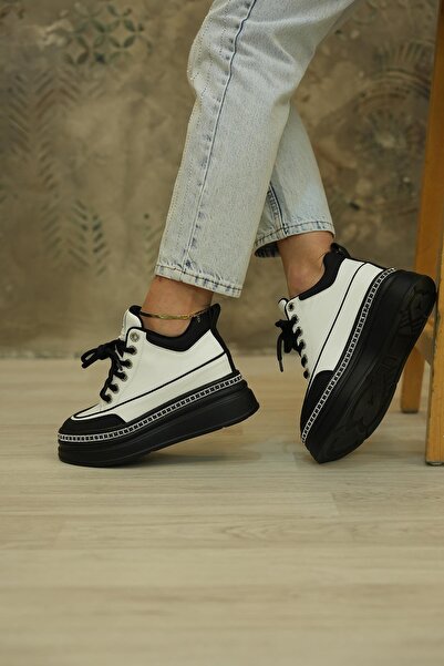 Guja JOLİE GUJA İTHAL TABAN TAŞ DETAYLI ÖZEL SERİ HAKİKİ DERİ KADIN SPOR BOT BEYAZ