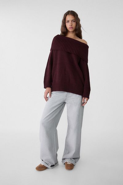 Stradivarius Exposed shoulder knit sweater