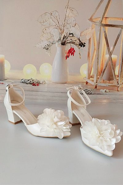 Modavien Women's Mother of Pearl 5 cm Rose Detailed Bridal Shoes