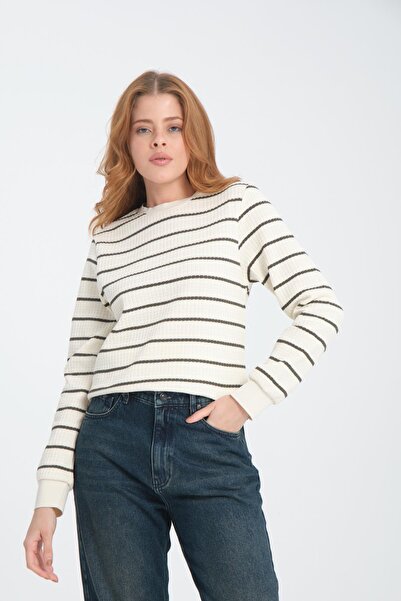 Store Women's Striped Sweatshirt - Comfortable and Stylish Design