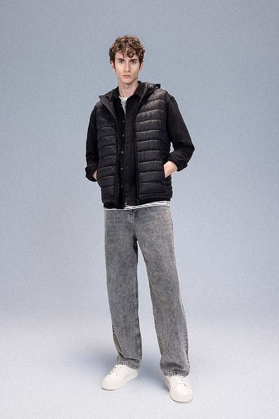 DeFacto Water Repellent Lightweight Puffer Vest - Seasonal with Slim Fit Hood and Zipper N4652Az24Au