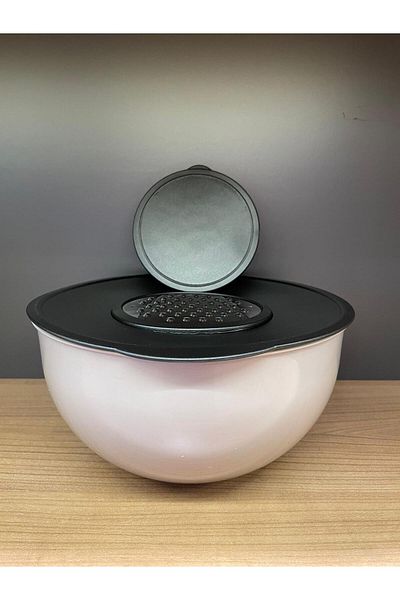 Bayev 4 Pieces Plastic Bowl Set with Lid and Grater Mixing