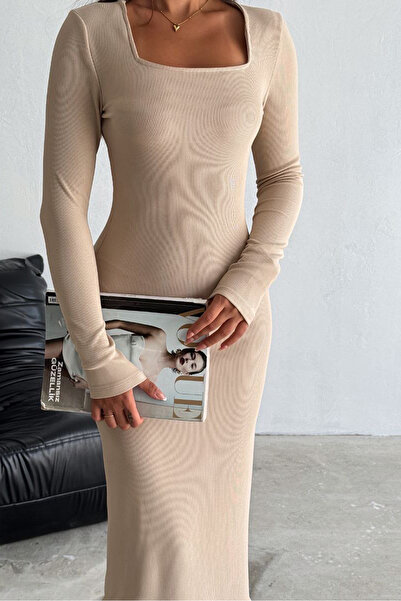 novalook Kare Yaka Yırtmaçlı Bej Uzun Elbise